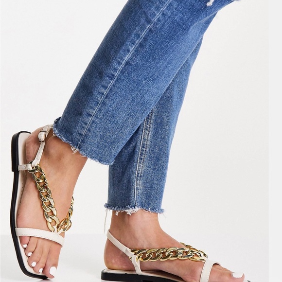 TopShop Penny Chain sandal in off white - Picture 2 of 6